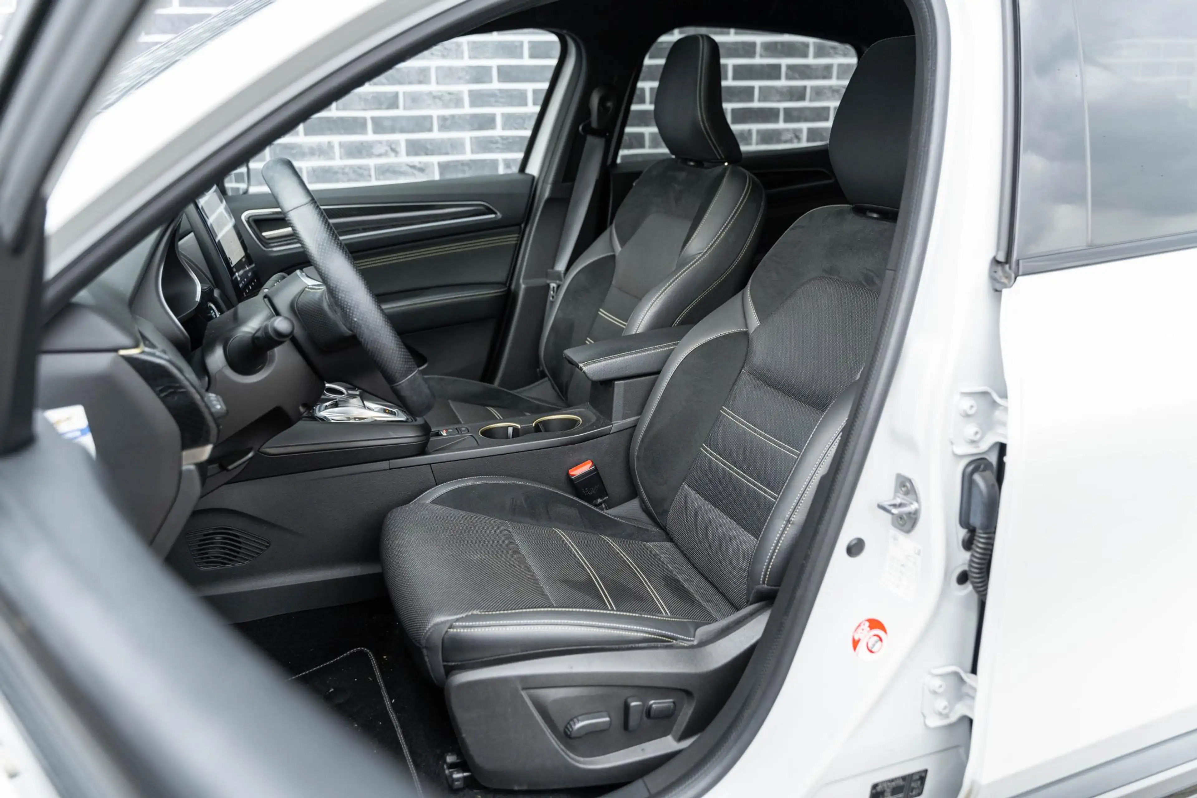 Renault Arkana 1.6 E-Tech hybrid 145 E-Tech engineered | Trekhaak — photo 4