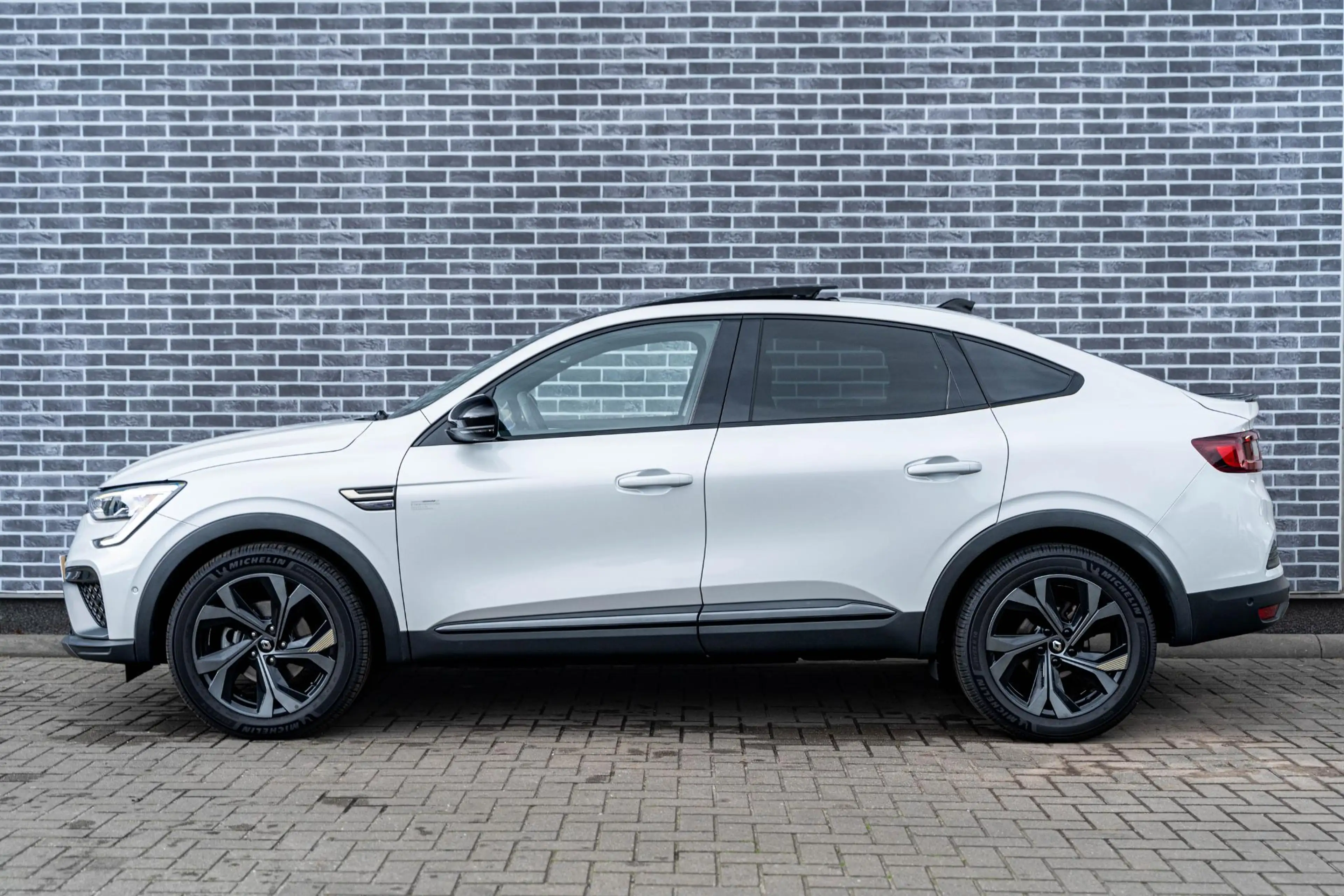 Renault Arkana 1.6 E-Tech hybrid 145 E-Tech engineered | Trekhaak — photo 3