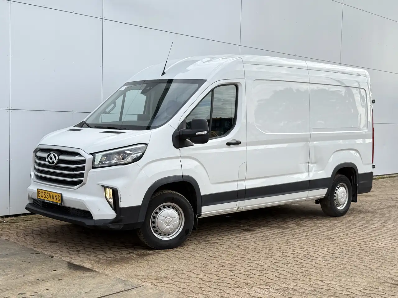 Maxus Deliver 9