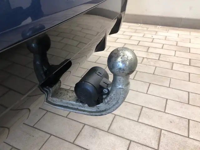 BMW X3 view 12