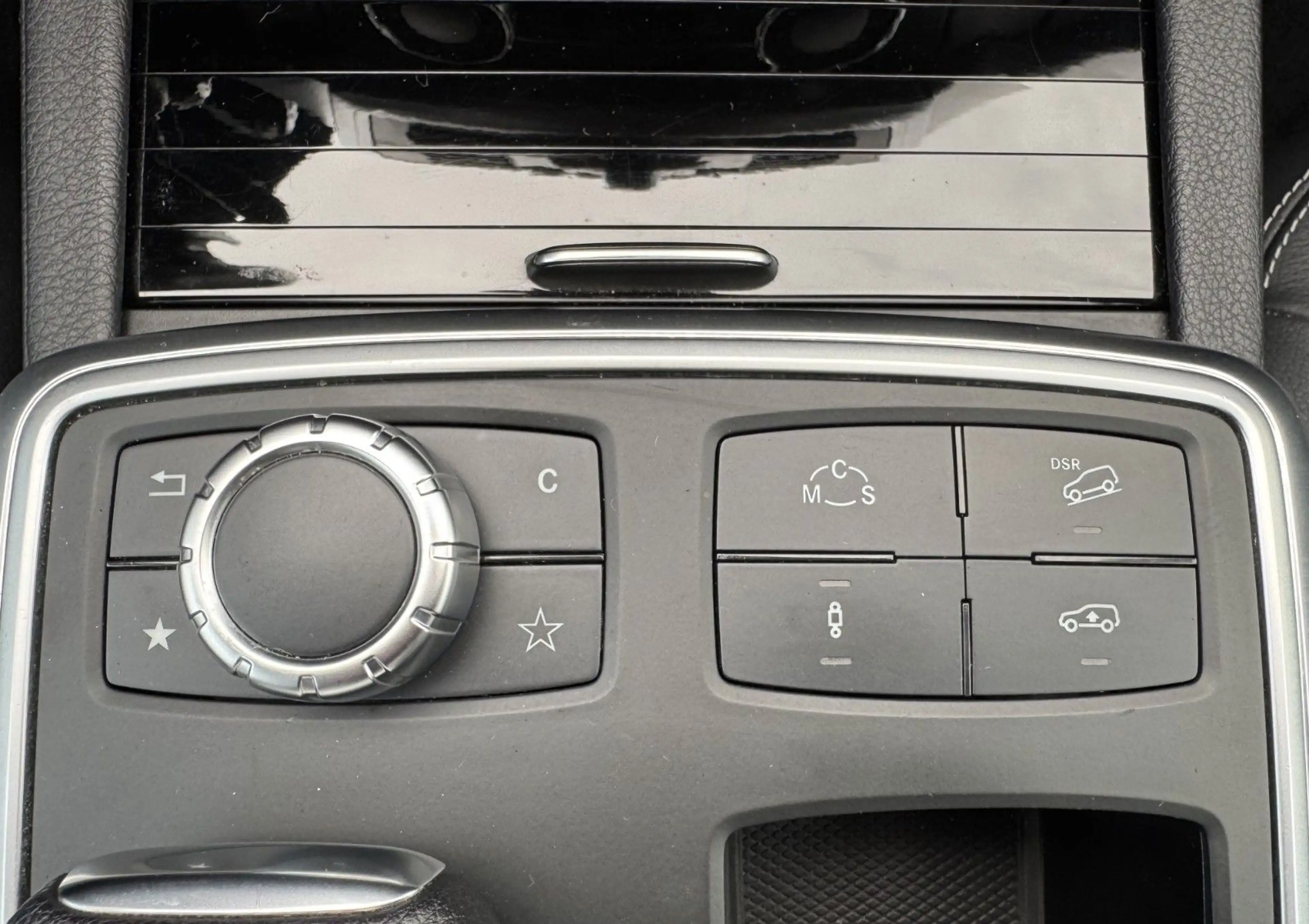 Mercedes-Benz ML 63 AMG ML AMG 63 4Matic *Airmatic/Pano/ACC/H&K/LED* — photo 14