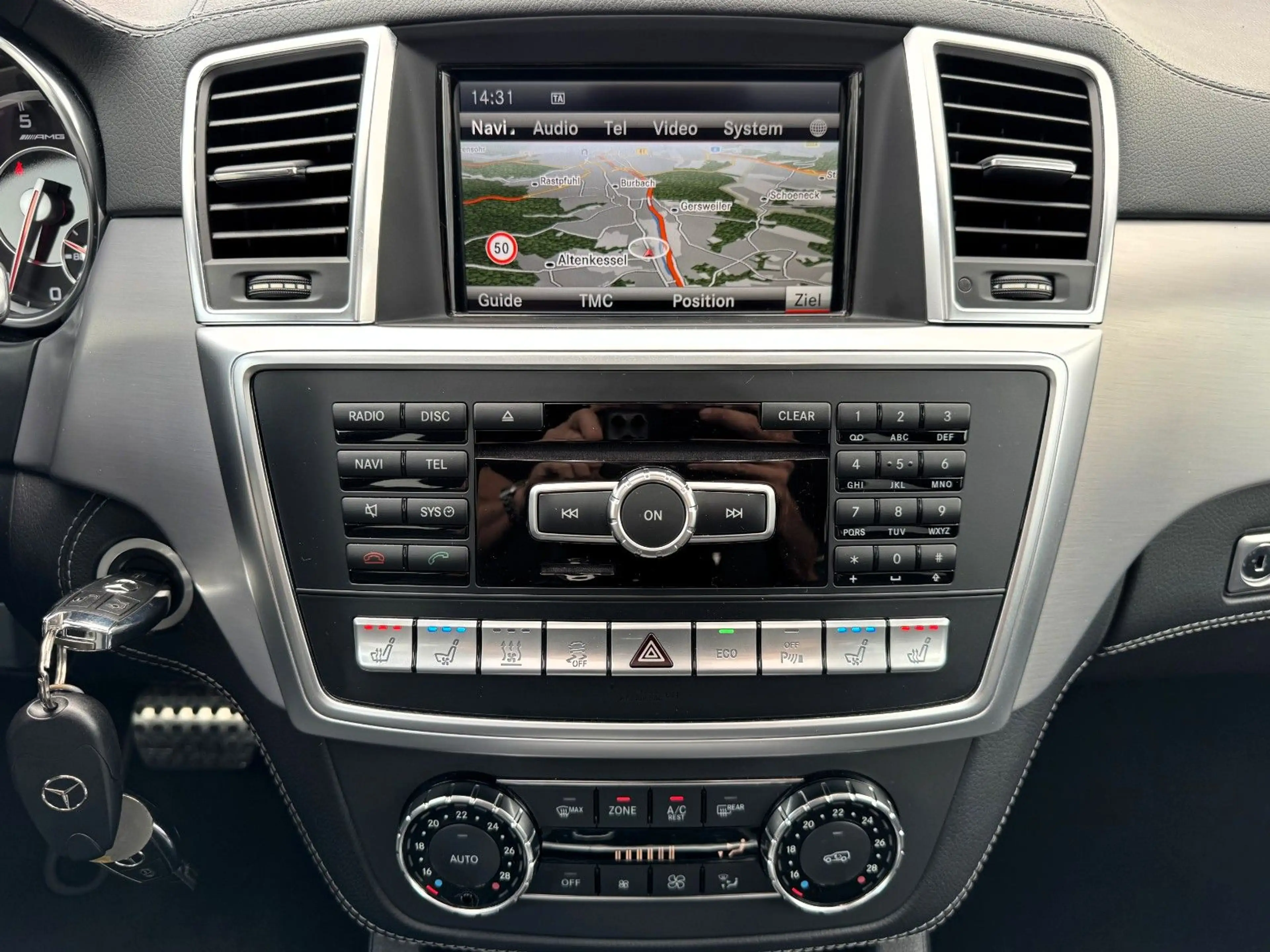 Mercedes-Benz ML 63 AMG ML AMG 63 4Matic *Airmatic/Pano/ACC/H&K/LED* — photo 12