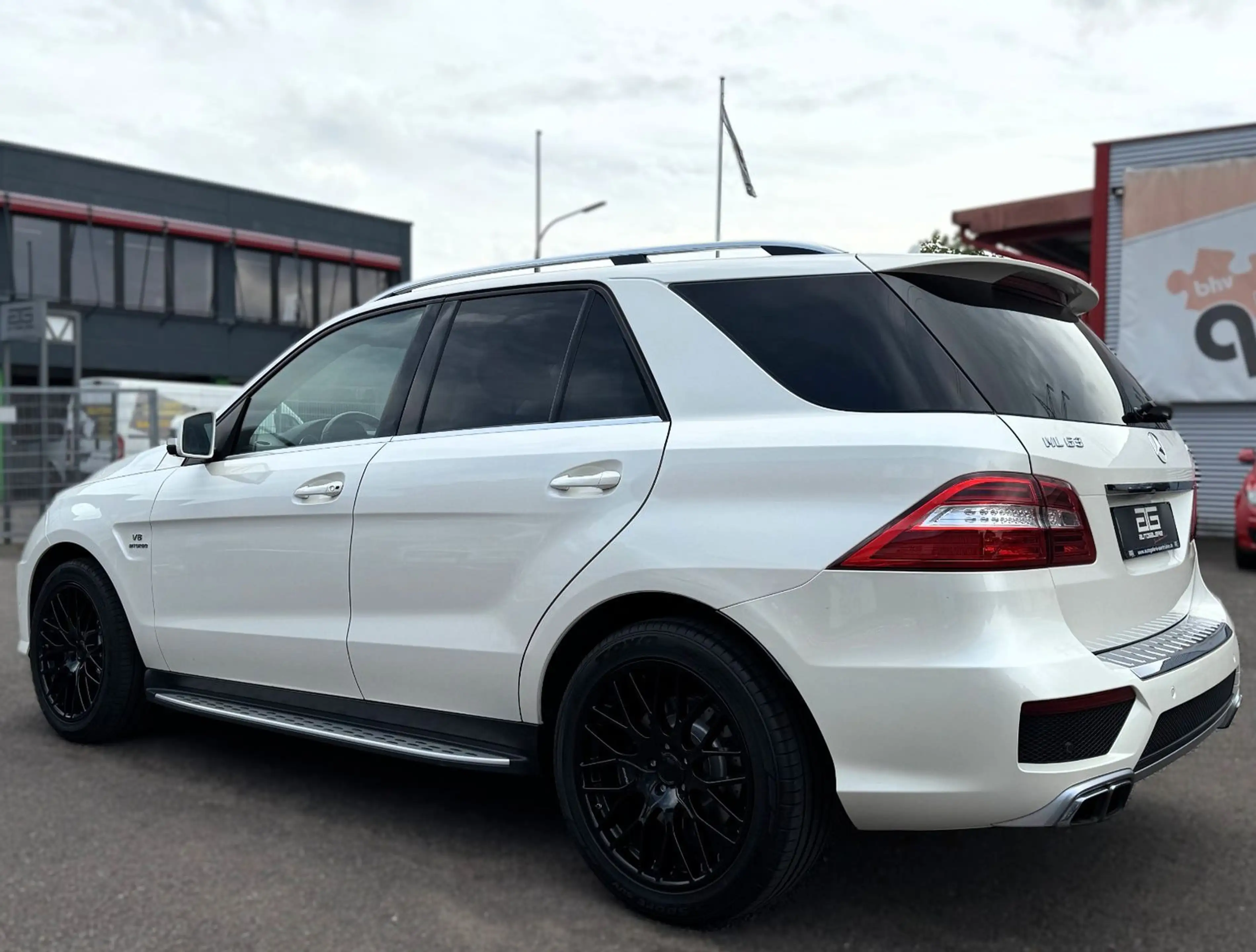 Mercedes-Benz ML 63 AMG ML AMG 63 4Matic *Airmatic/Pano/ACC/H&K/LED* — photo 4