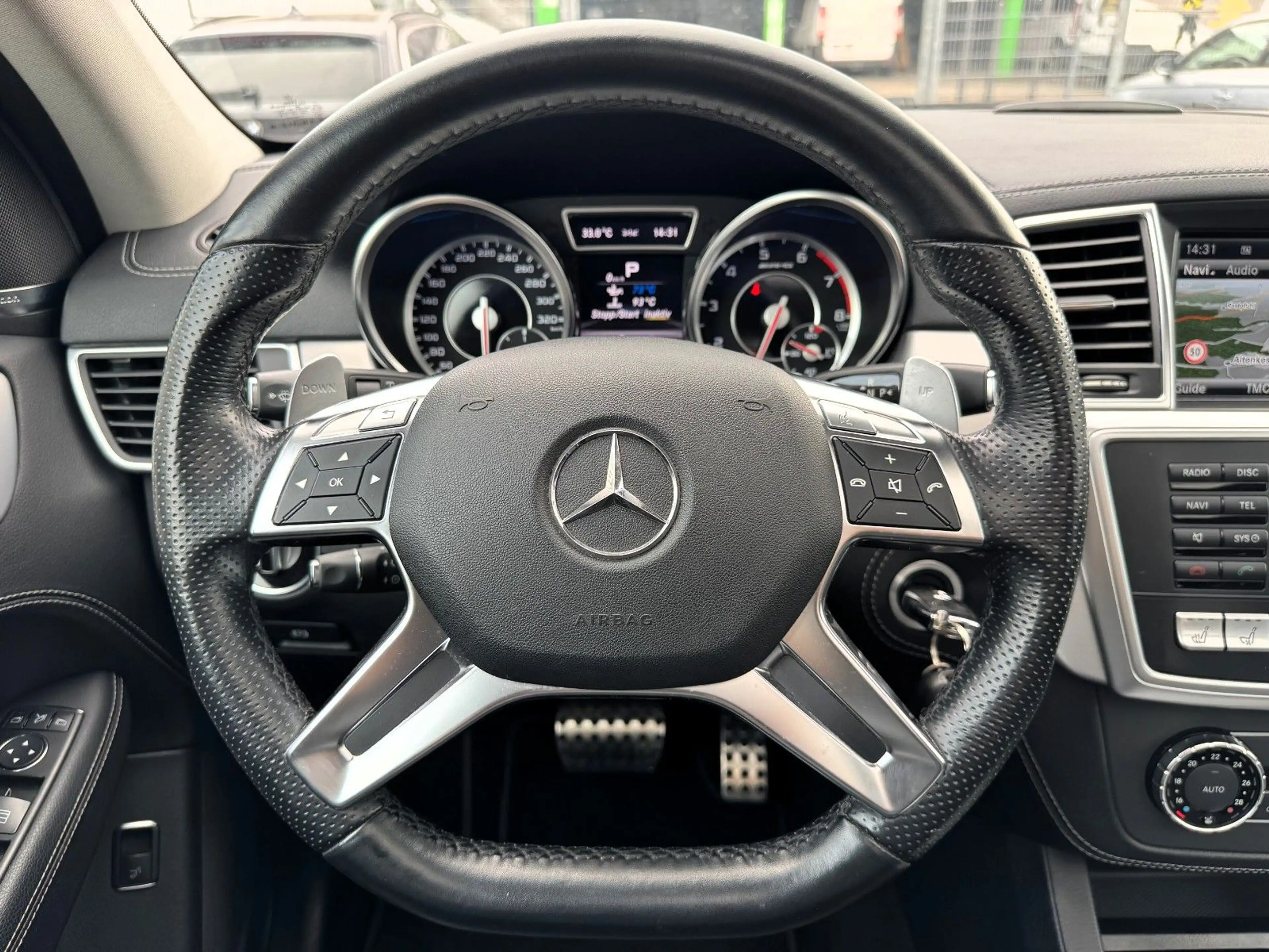 Mercedes-Benz ML 63 AMG ML AMG 63 4Matic *Airmatic/Pano/ACC/H&K/LED* — photo 15