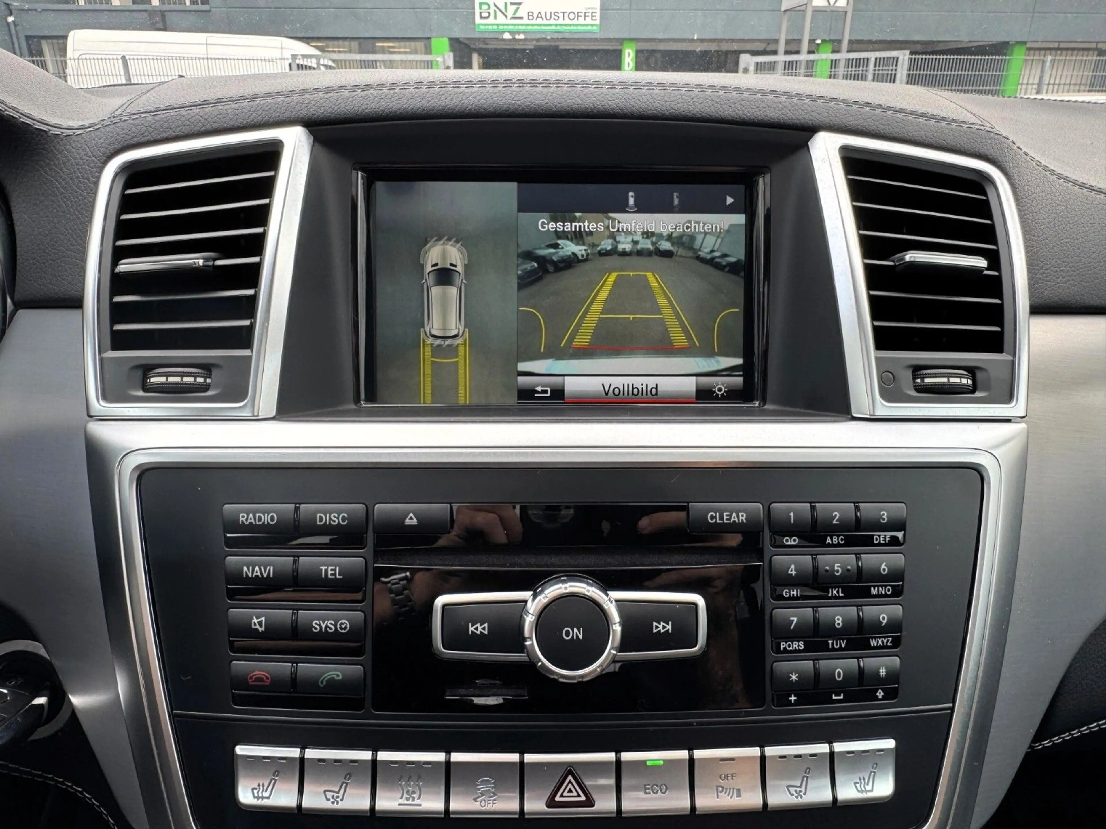 Mercedes-Benz ML 63 AMG ML AMG 63 4Matic *Airmatic/Pano/ACC/H&K/LED* — photo 13