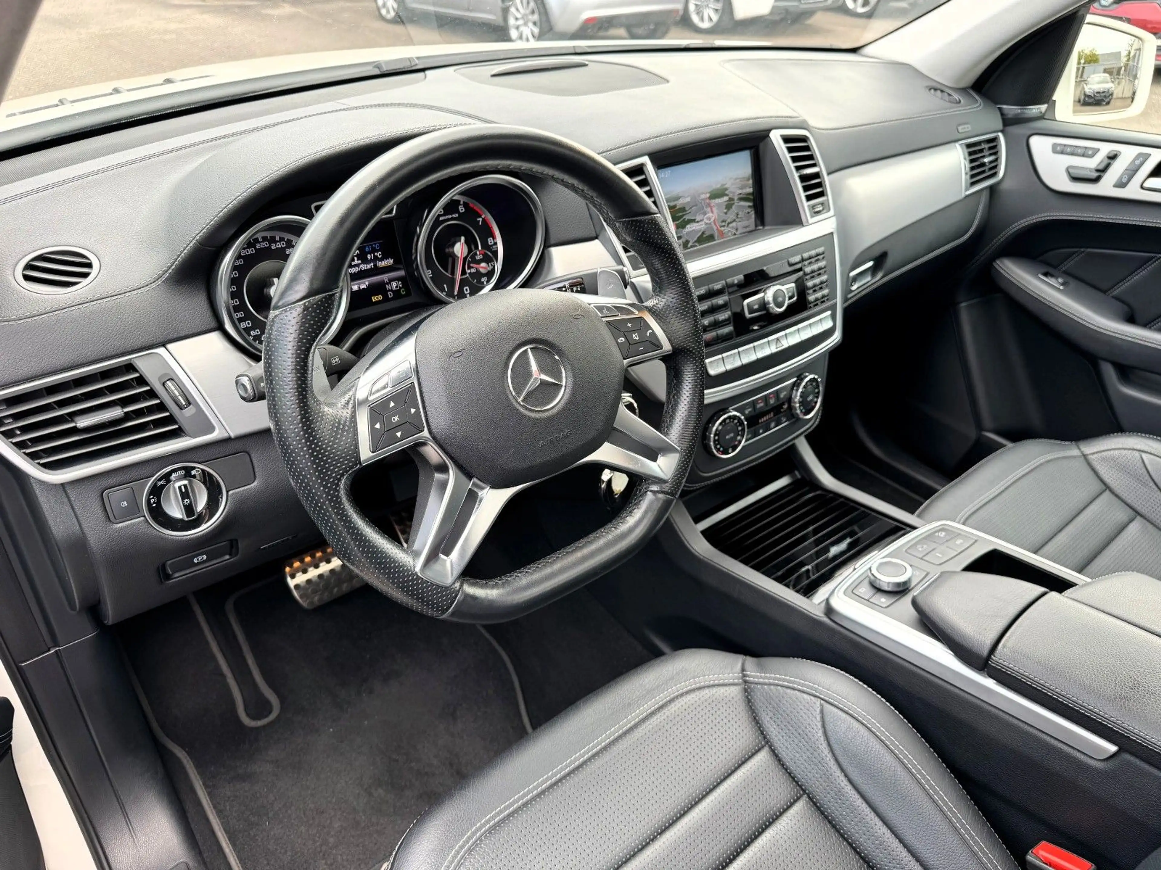 Mercedes-Benz ML 63 AMG ML AMG 63 4Matic *Airmatic/Pano/ACC/H&K/LED* — photo 7