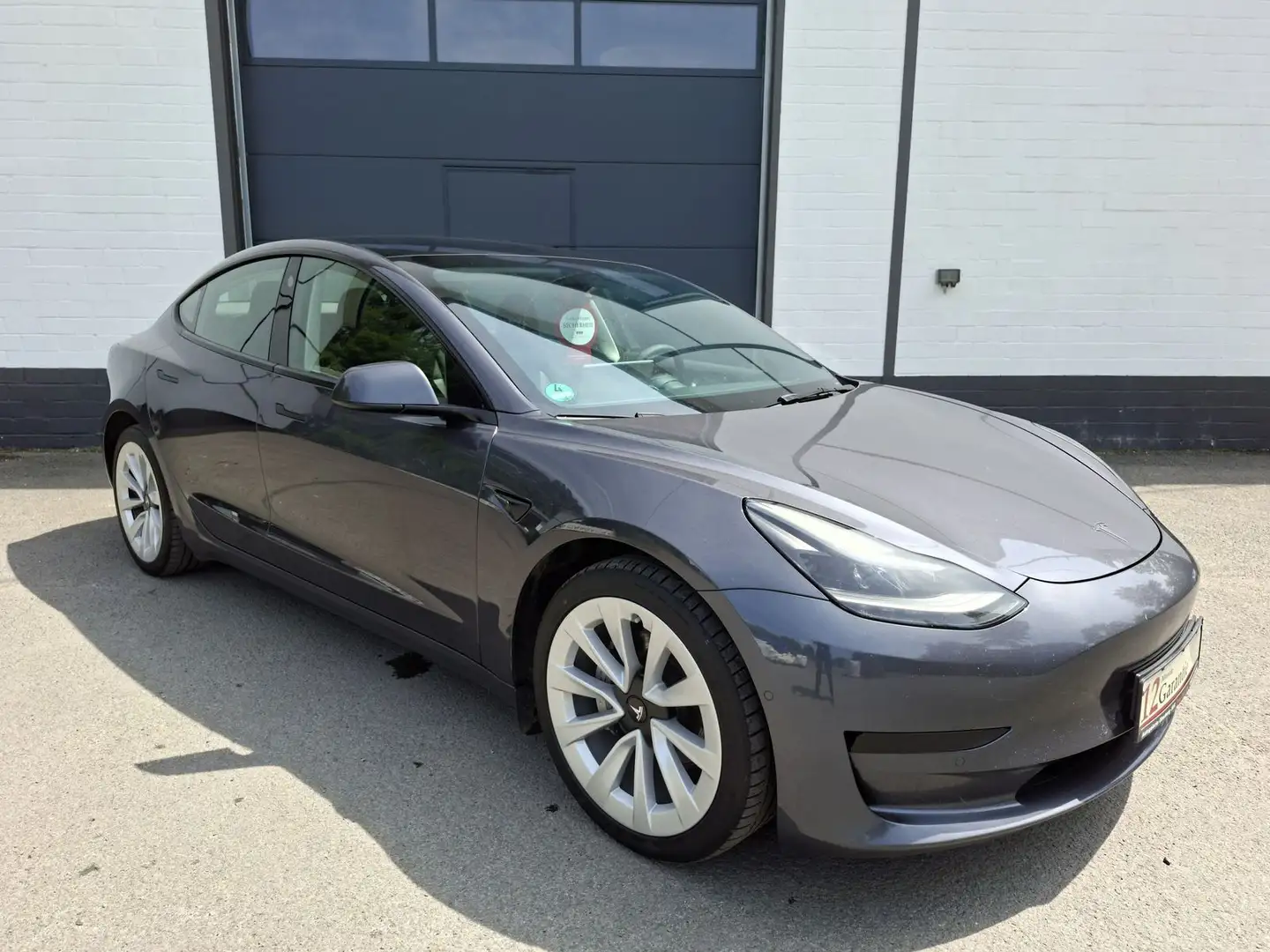 Tesla Model 3 ReichweitePlus RWD Pano AHK ACC LED 360° Srebrny - 1