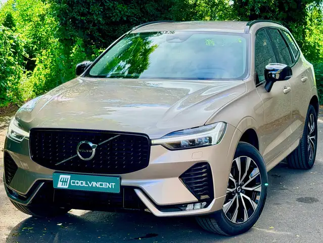 Volvo XC60 PLUS // B5 Mild Hybrid AWD // FULL OPTIONS // ETAT NEUF //