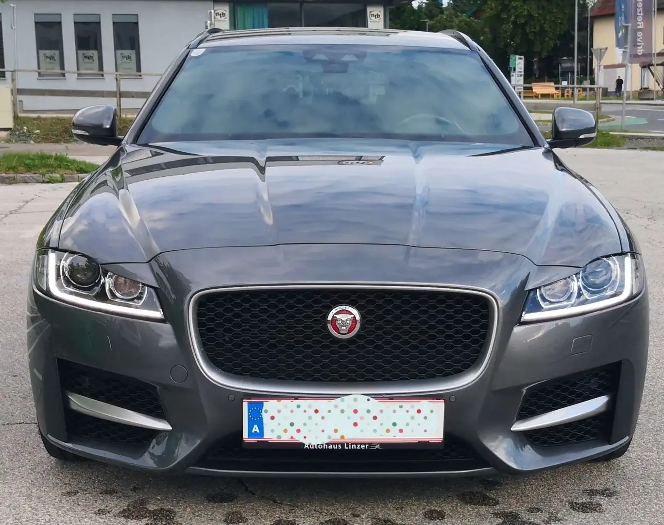 Jaguar XF Sportbrake 25d AWD R-Sport Aut. Allrad AHK - 2