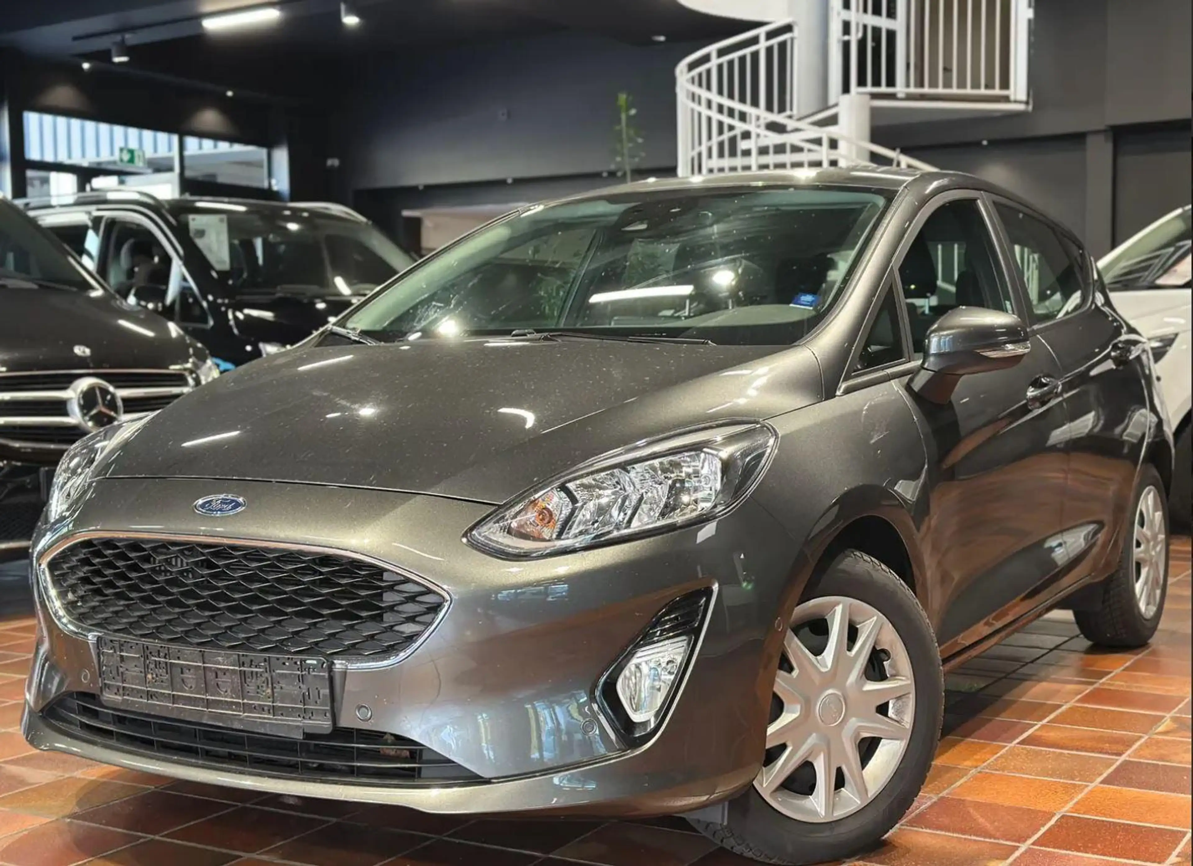 Ford Fiesta 1.5 TDCi COOL&CONNECT NAVI KLIMAAUTO SHZ PDC CARPL