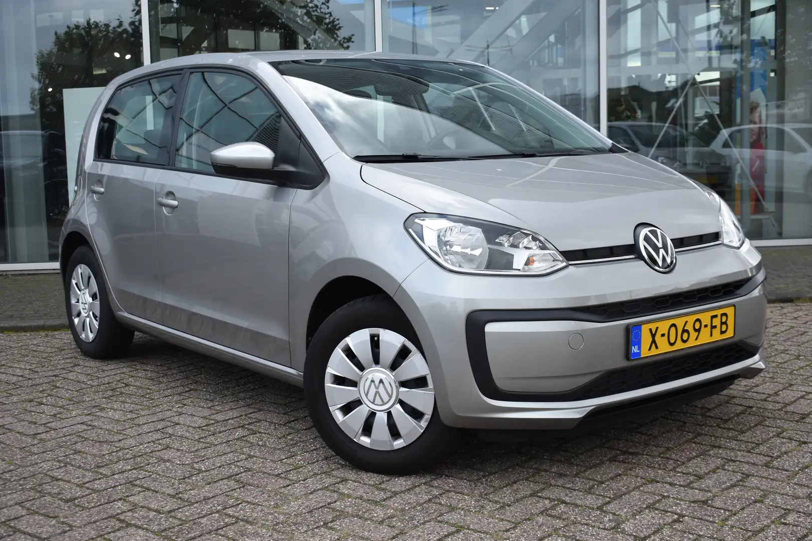 Volkswagen up! 1.0 MPI 65PK | AIRCO | LED | DAB | GARANTIE T/M 6/ Gris - 2