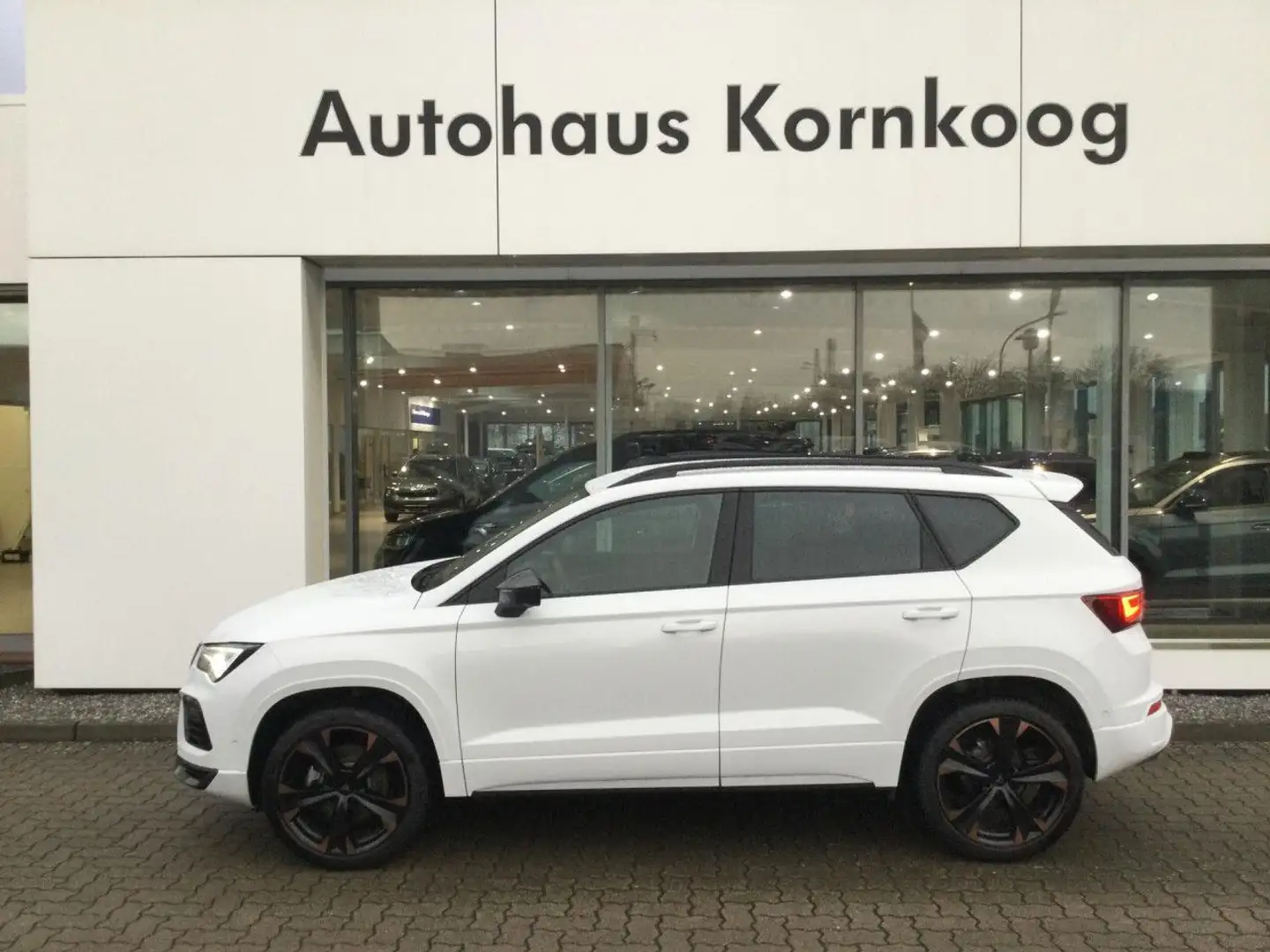 CUPRA Ateca 1.5 TSI DSG AHK GAR 08/2029 Bluetooth Navi Weiß - 1