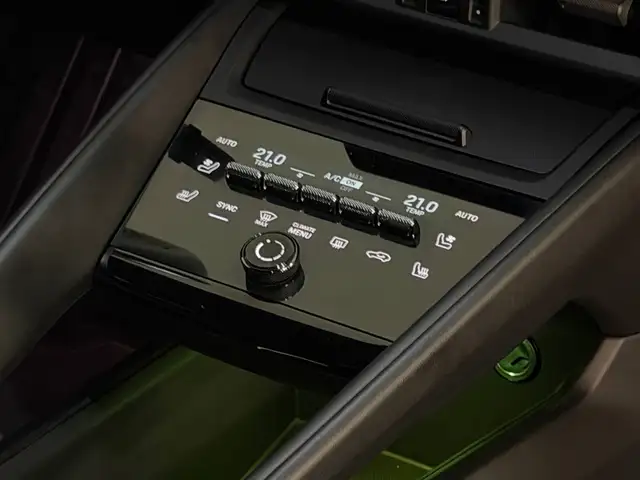Porsche Macan view 15