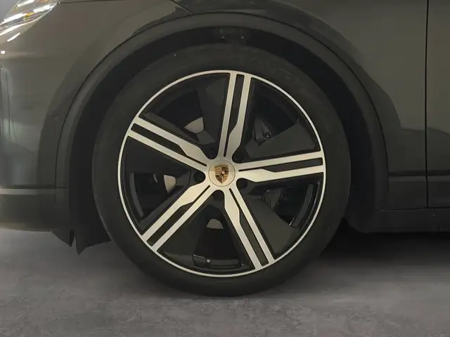 Porsche Macan view 9