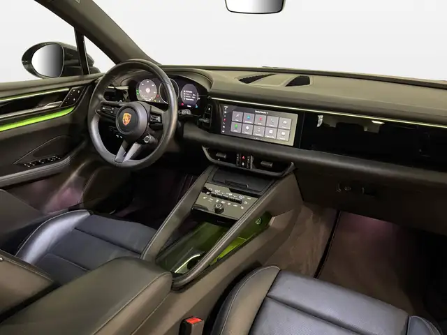 Porsche Macan view 10