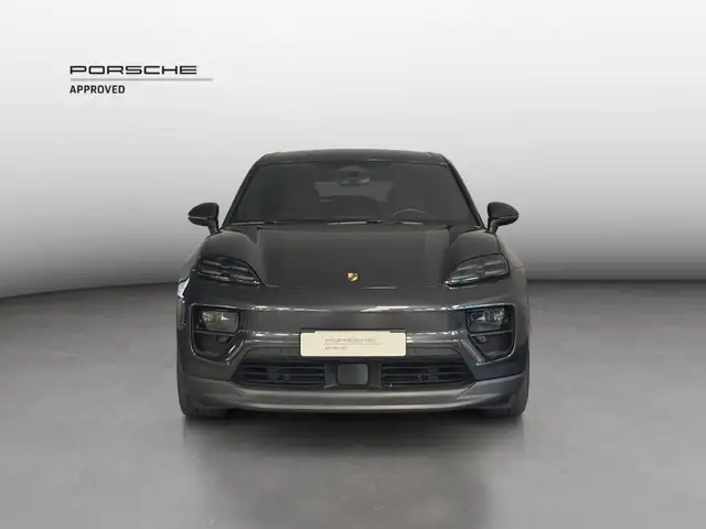 Porsche Macan view 8
