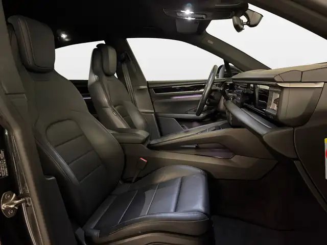 Porsche Macan view 13