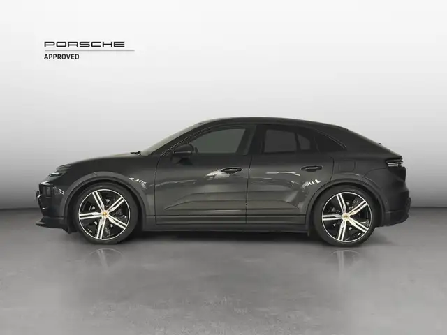 Porsche Macan view 2