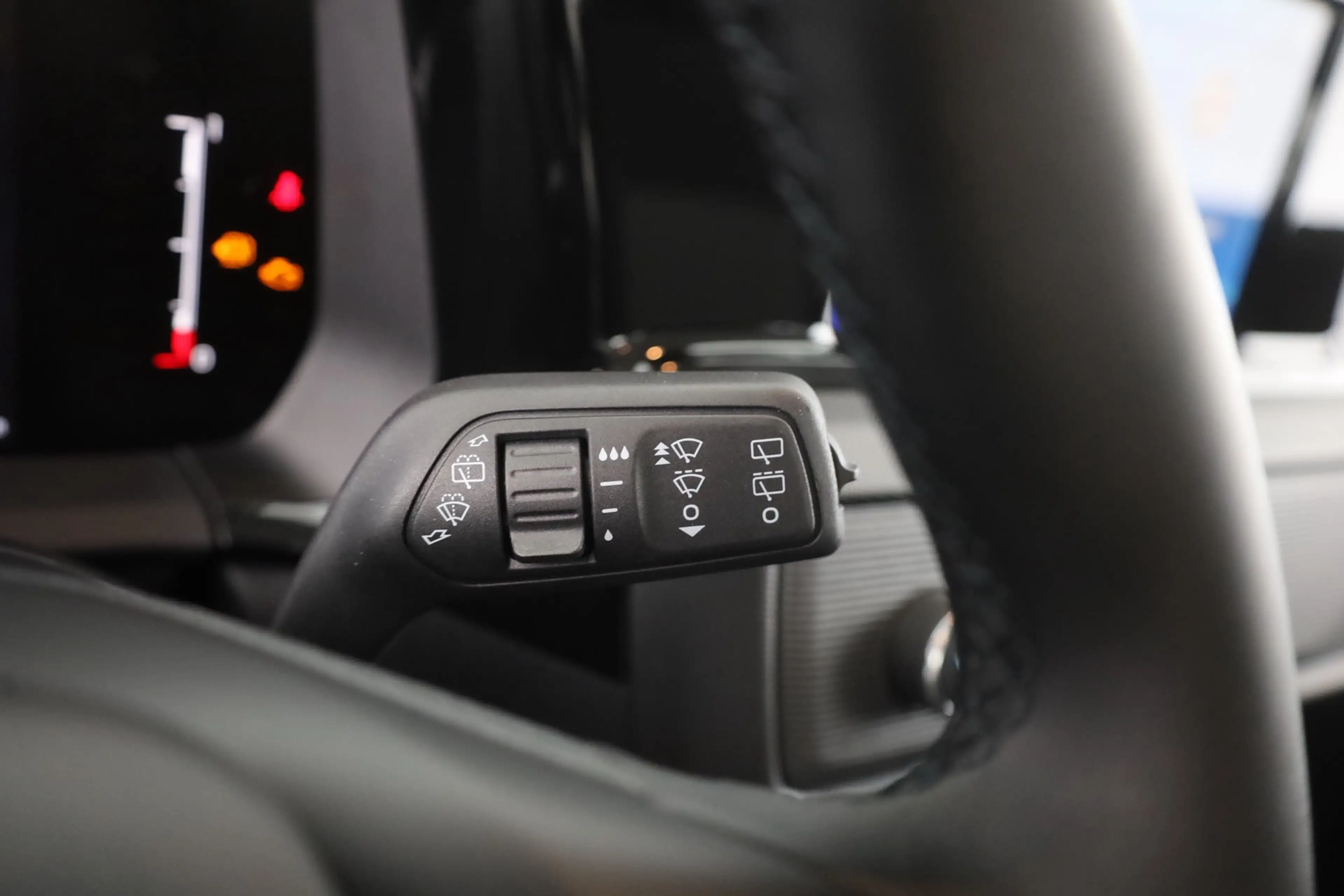 Ford Tourneo Courier Trend 1.0 EB Sitzheizung  Tempomat — photo 19