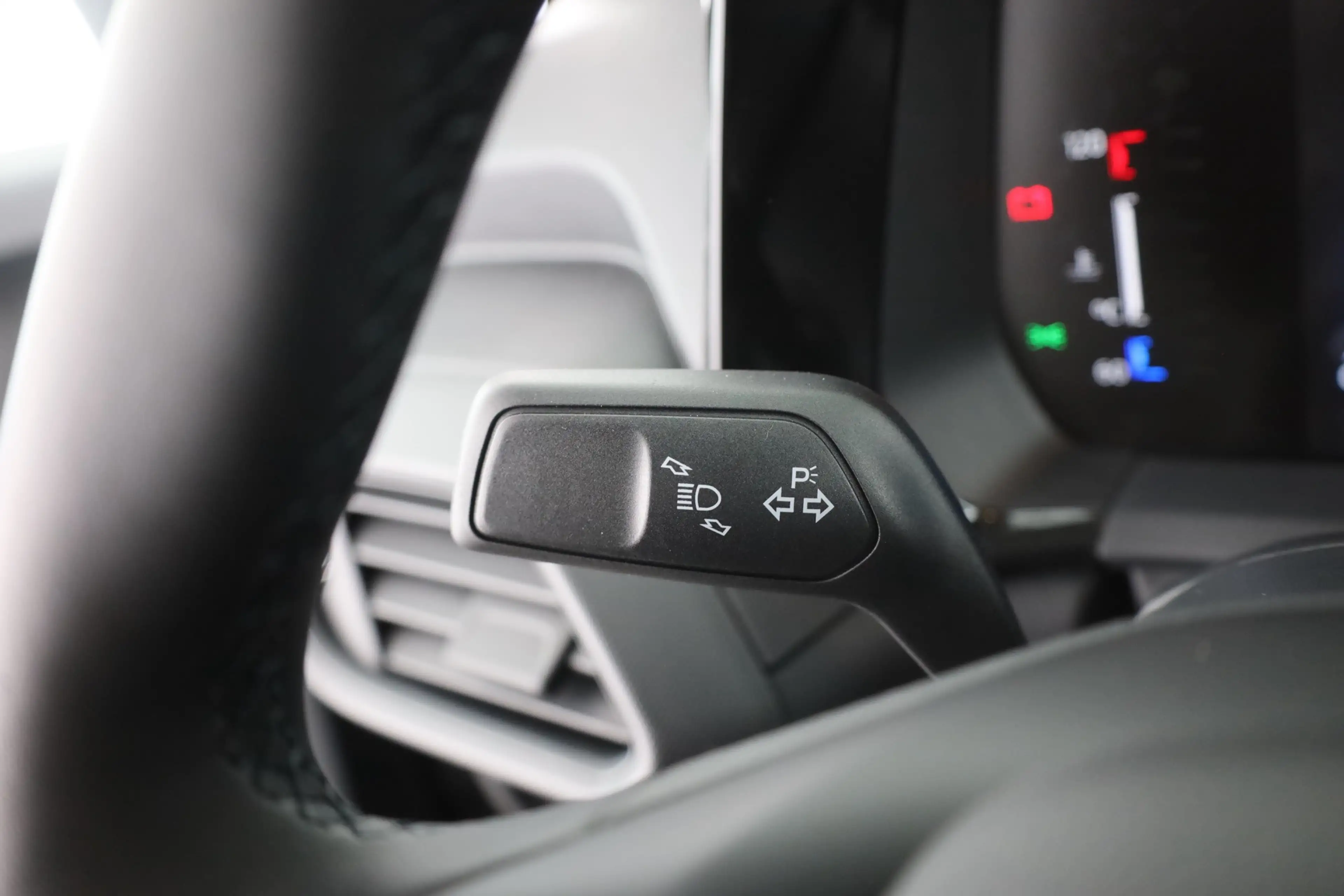 Ford Tourneo Courier Trend 1.0 EB Sitzheizung  Tempomat — photo 18