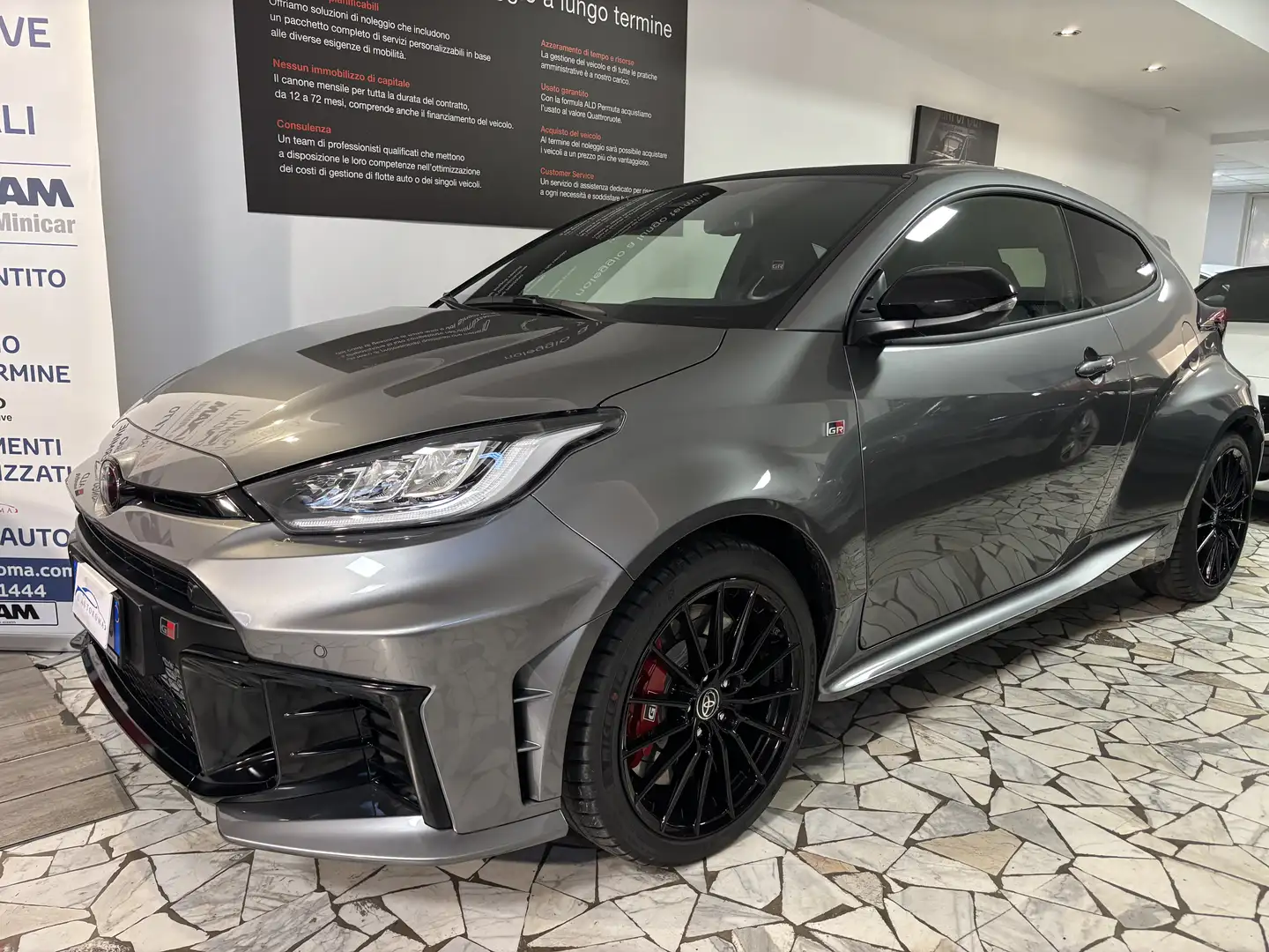 Toyota Yaris GR 1.6 Circuit AUTOMATICA Italiana Grigio - 2