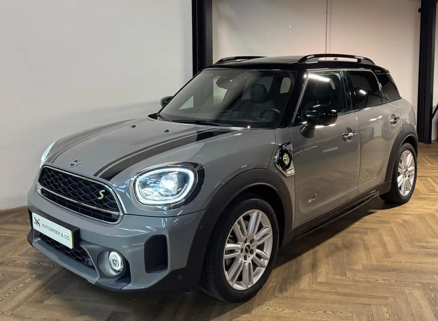 MINI Cooper S Countryman Mini 2.0 E ALL4 MINI Yours PANO KEYLESS' Grijs - 2