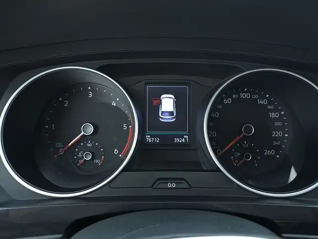 Volkswagen Tiguan view 12