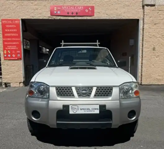 Nissan NP300 2.5 Dci 4x4 133cv. "Gancio traino"