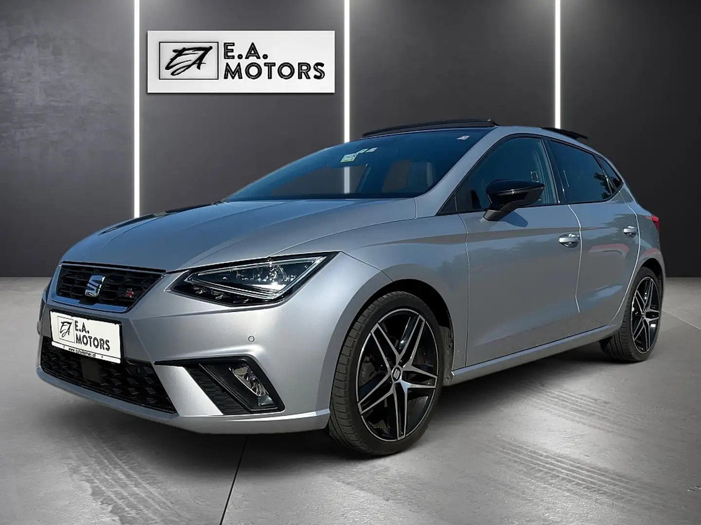 SEAT Ibiza 1,0 ECO TSI FR DSG Silber - 1