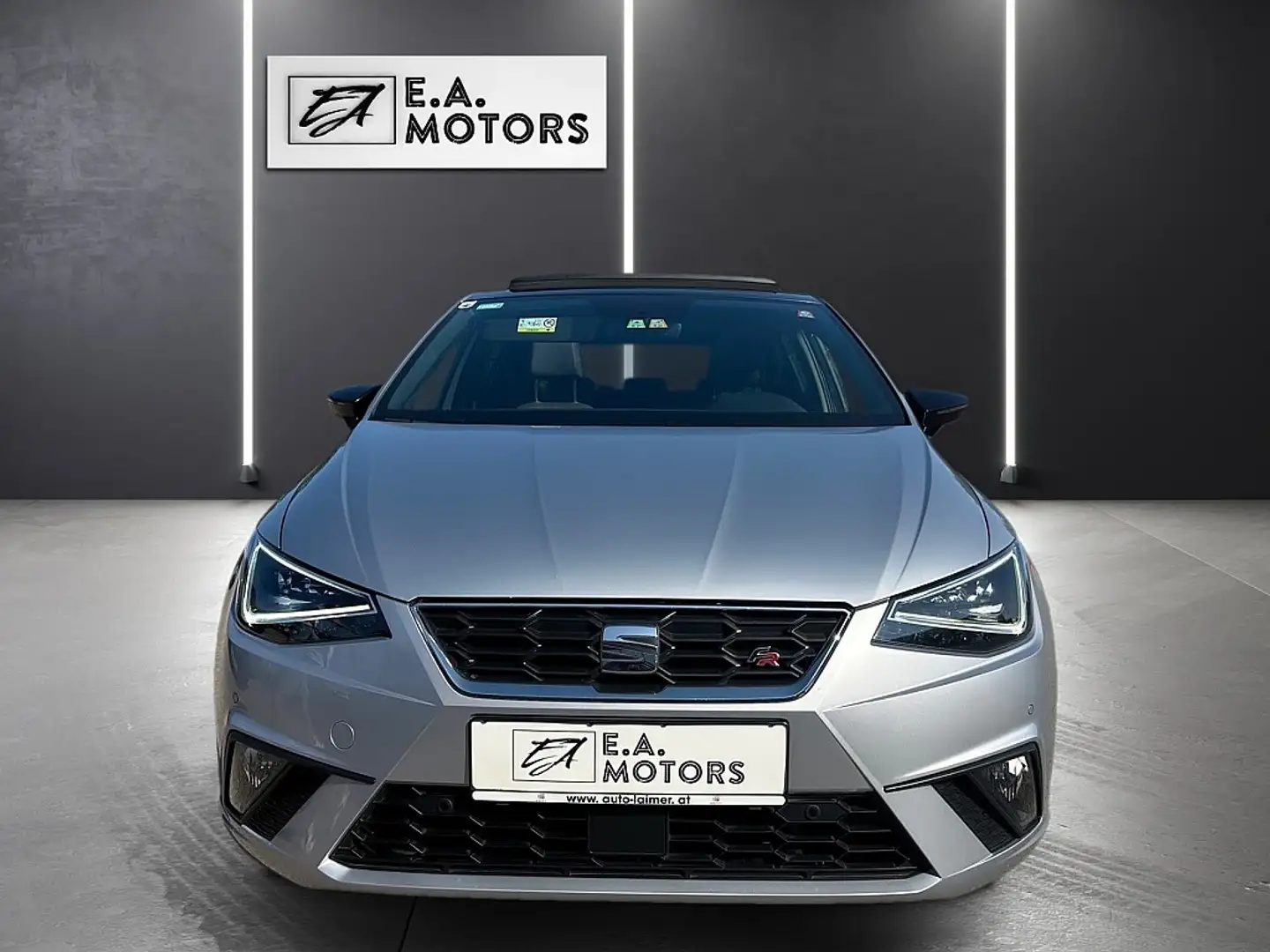 SEAT Ibiza 1,0 ECO TSI FR DSG Silber - 2