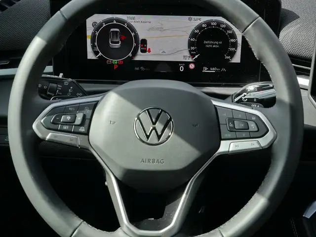 Volkswagen T-Roc view 9