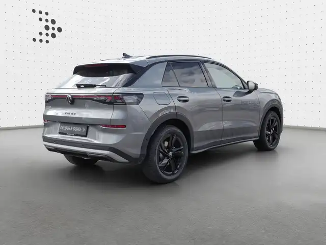 Volkswagen T-Roc view 2