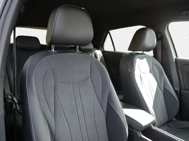 Volkswagen T-Roc view 10