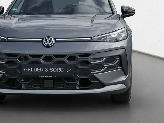 Volkswagen T-Roc view 12