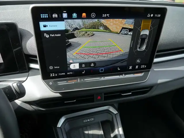 Volkswagen T-Roc view 15