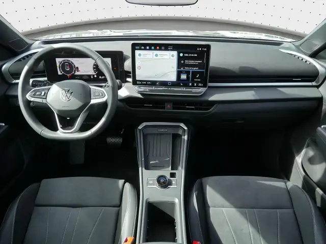 Volkswagen T-Roc view 5