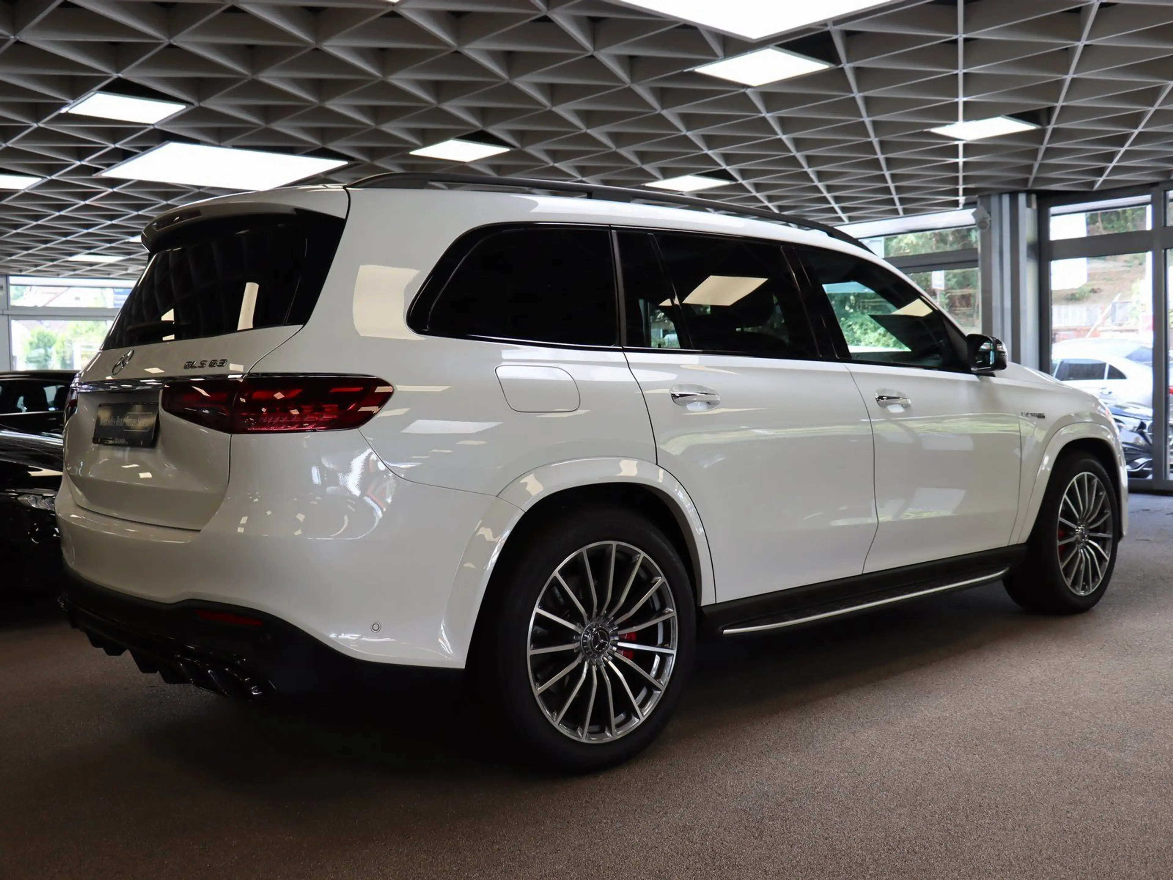 Mercedes-Benz GLS 63 AMG AMG 4M+ Premium-Plus/Fahrassi/HUD/Pano — photo 4