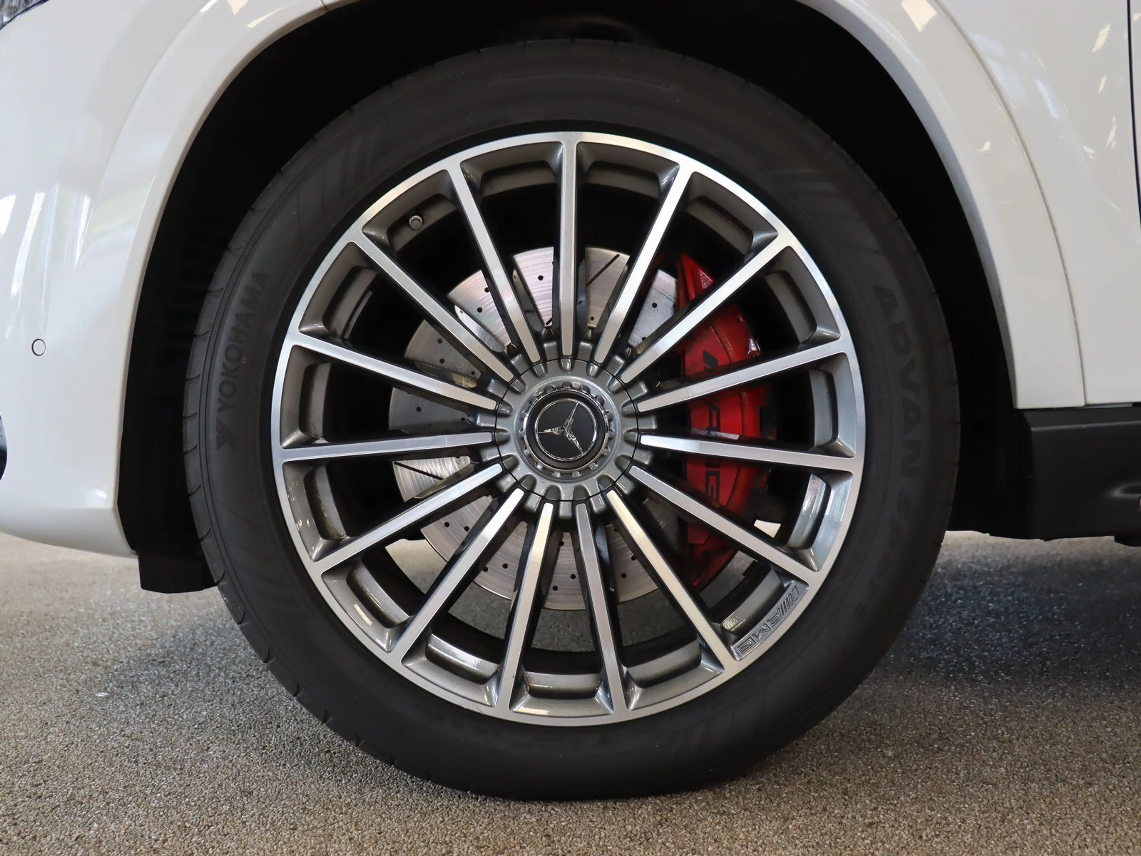 Mercedes-Benz GLS 63 AMG AMG 4M+ Premium-Plus/Fahrassi/HUD/Pano — photo 7