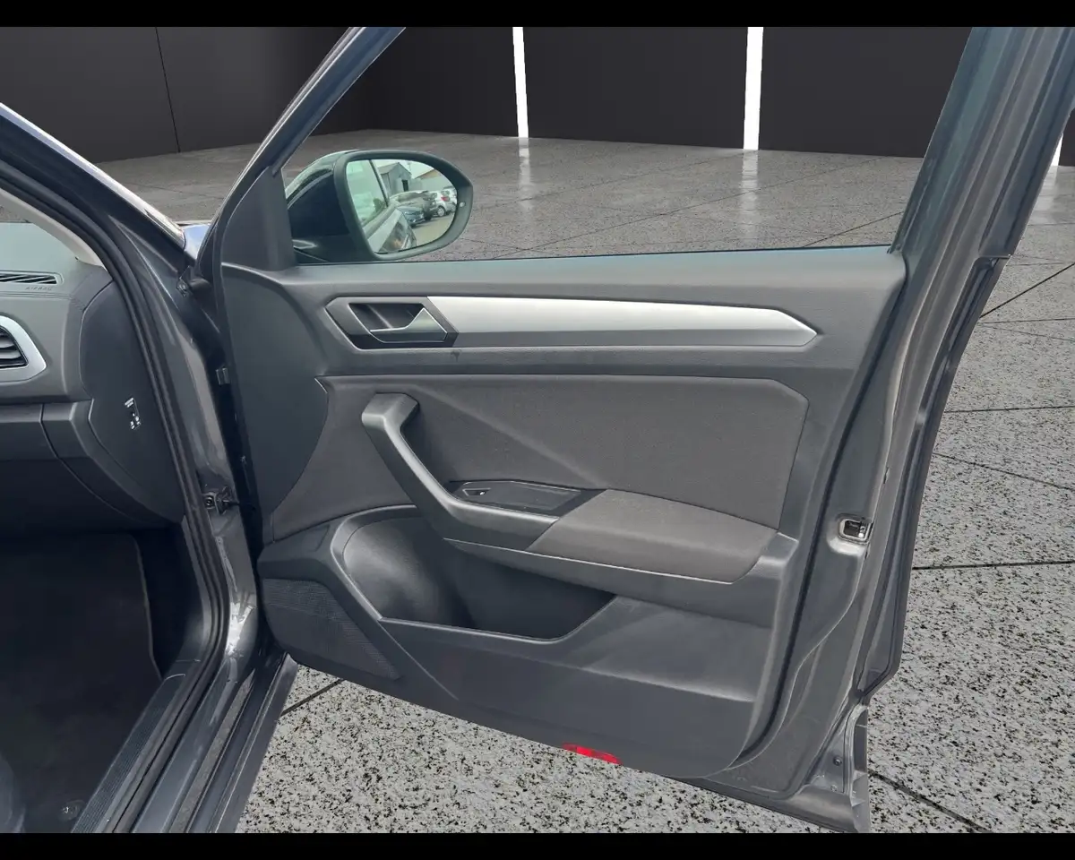 Volkswagen T-Roc 1.0 TSI Life 17