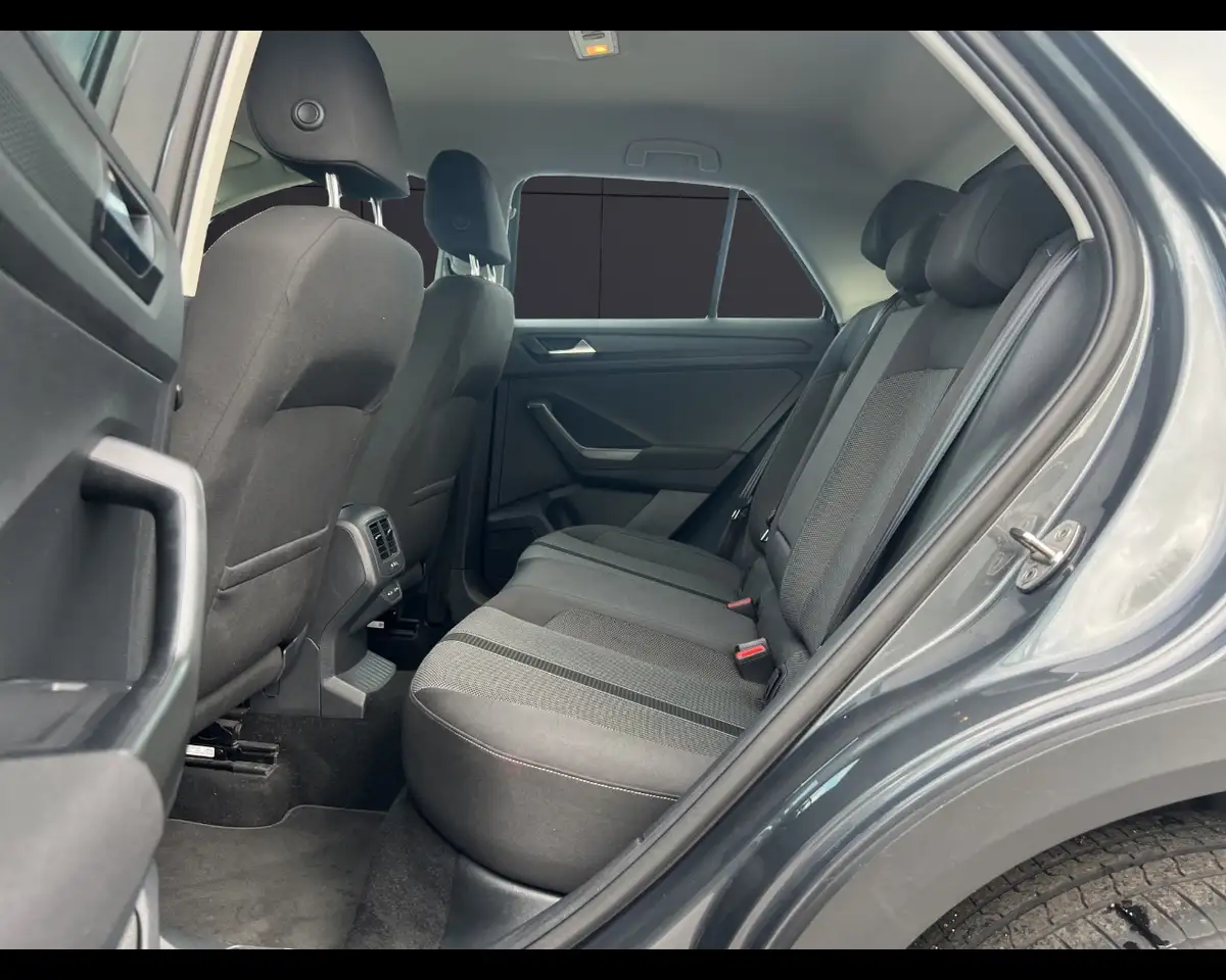 Volkswagen T-Roc 1.0 TSI Life 16