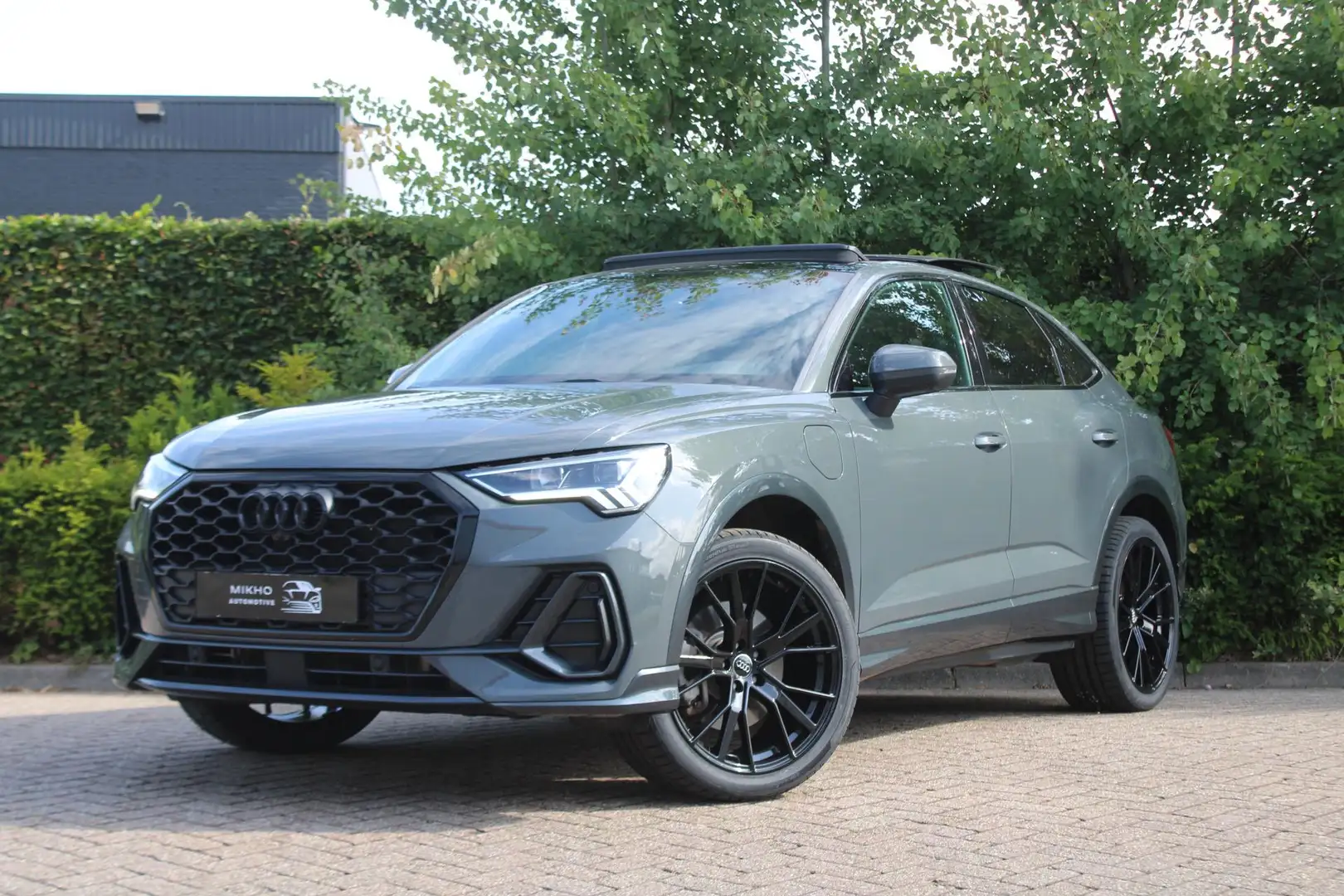Audi Q3 Sportback 45 TFSI | S-Line | Panoramadak | 360 Cam Grijs - 1