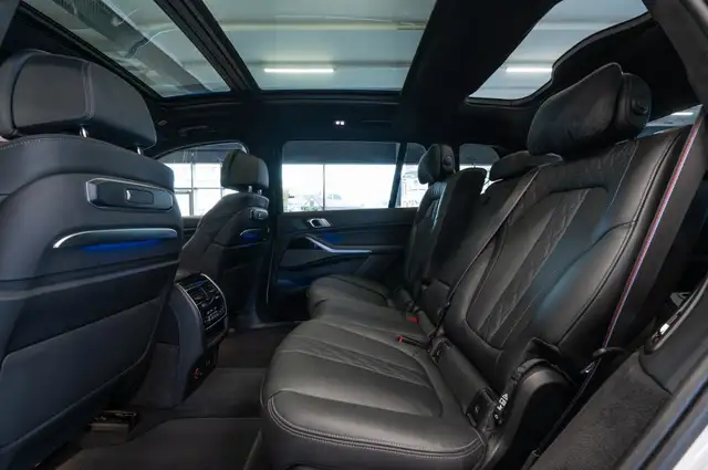 BMW X7 view 15