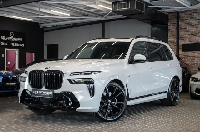 2024 BMW X7 in White for sale