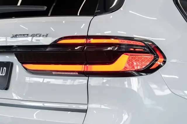 BMW X7 view 8