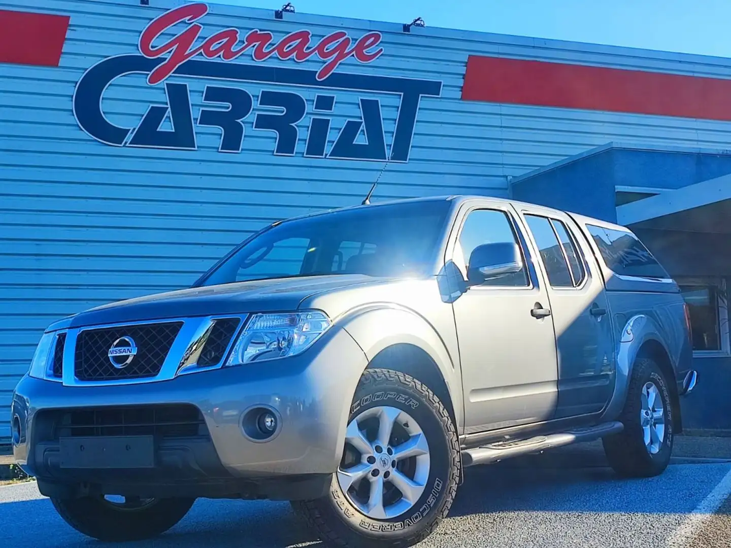 Nissan Navara Pickup 2.5 dci 190 cv 4x4 Double-Cab XE Gris - 1