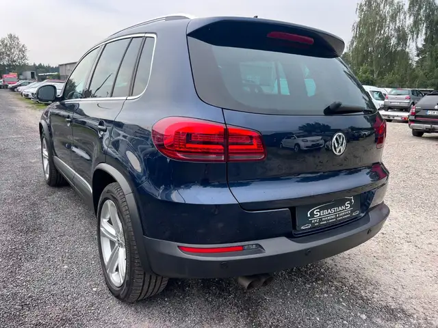 Volkswagen Tiguan view 6