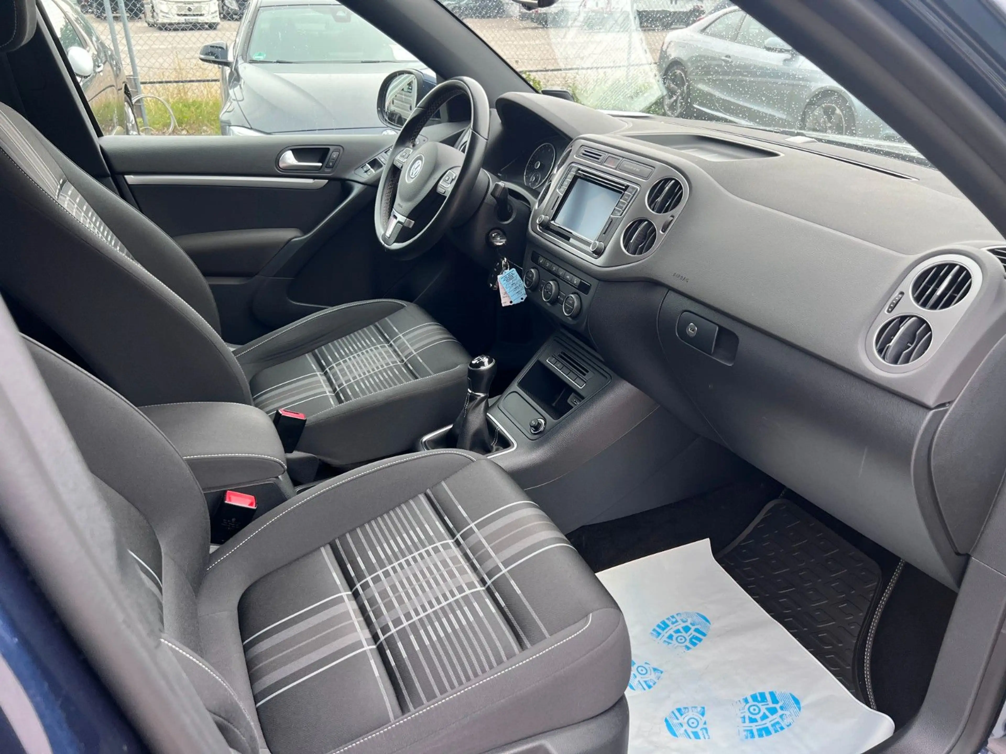 Volkswagen Tiguan 1.4 TSI Lounge Sport & Style AHK Xenon — photo 10