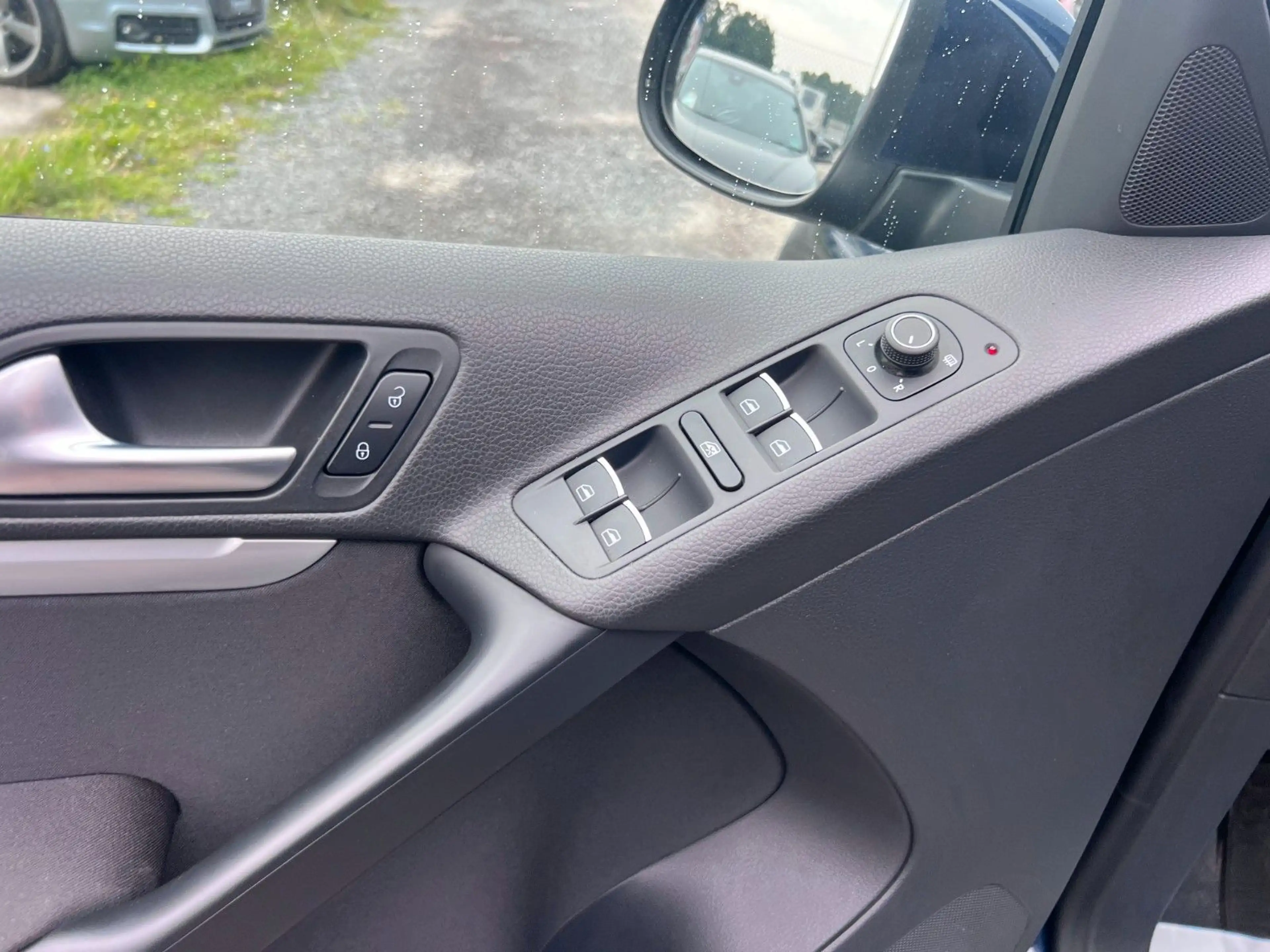 Volkswagen Tiguan 1.4 TSI Lounge Sport & Style AHK Xenon — photo 19