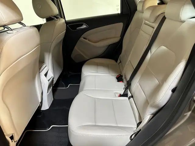 Mercedes-Benz B-Class view 10