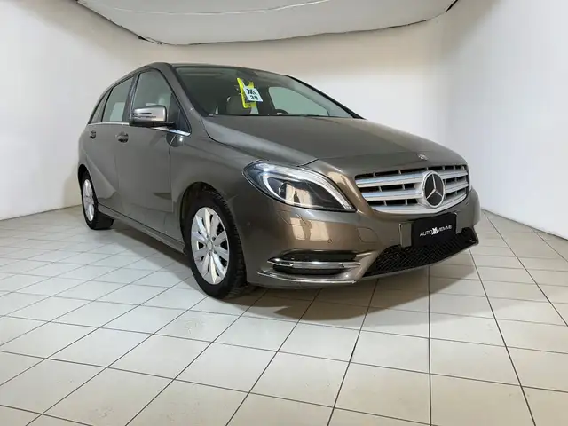 Mercedes-Benz B-Class view 2